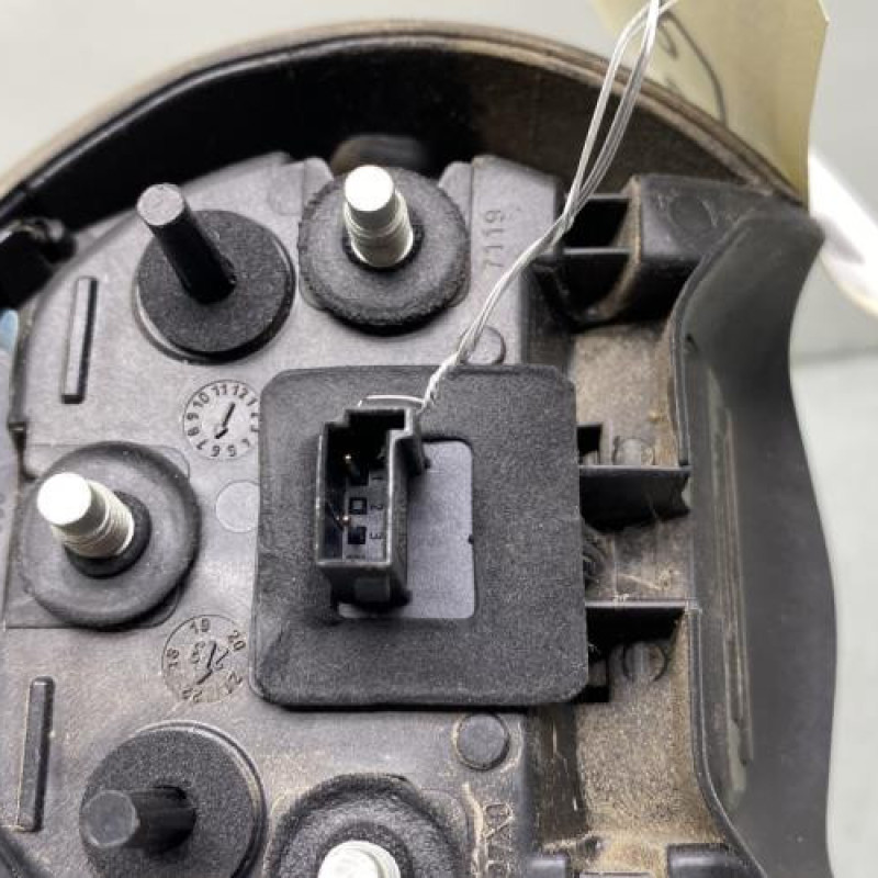 Bouton de coffre OPEL CORSA F Photo n°4