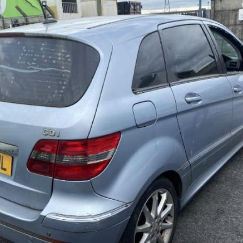 Feu arriere principal droit (feux) MERCEDES CLASSE B 245 Photo n°4