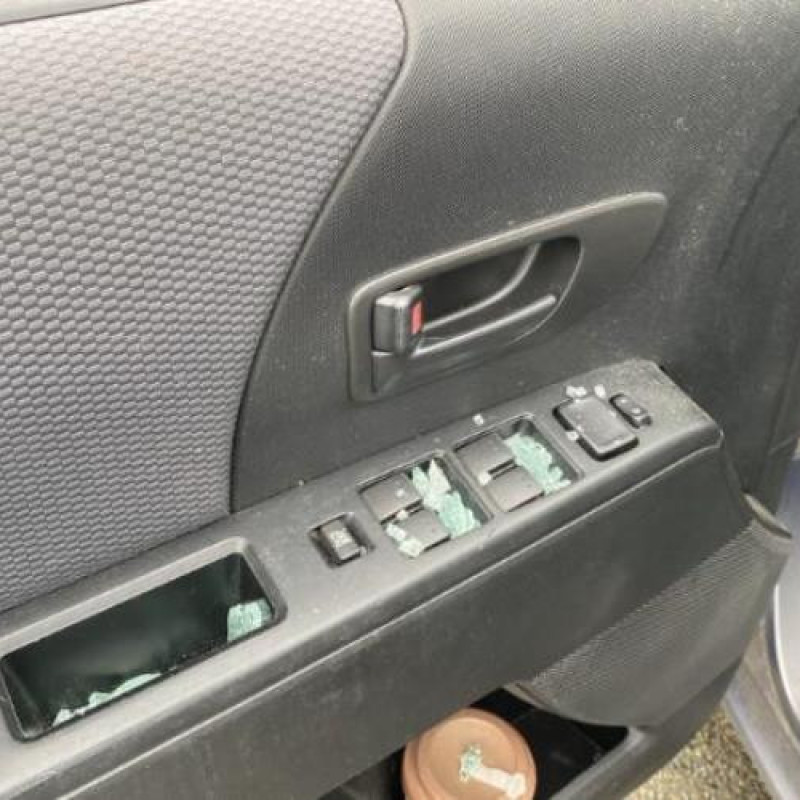 Porte avant droit MAZDA 5 1 Photo n°17