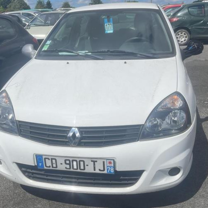 Malle/Hayon arriere RENAULT CLIO 2 CAMPUS Photo n°17