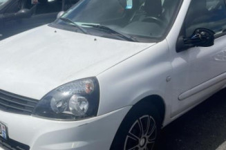 Vitre avant droit RENAULT CLIO 2 CAMPUS