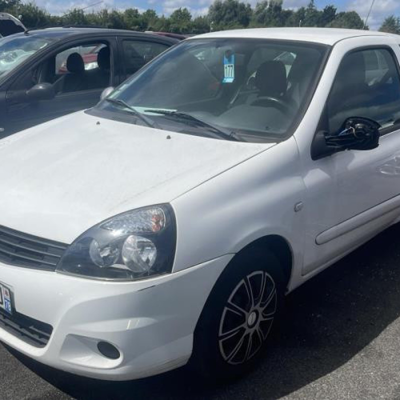 Vitre avant droit RENAULT CLIO 2 CAMPUS Photo n°15