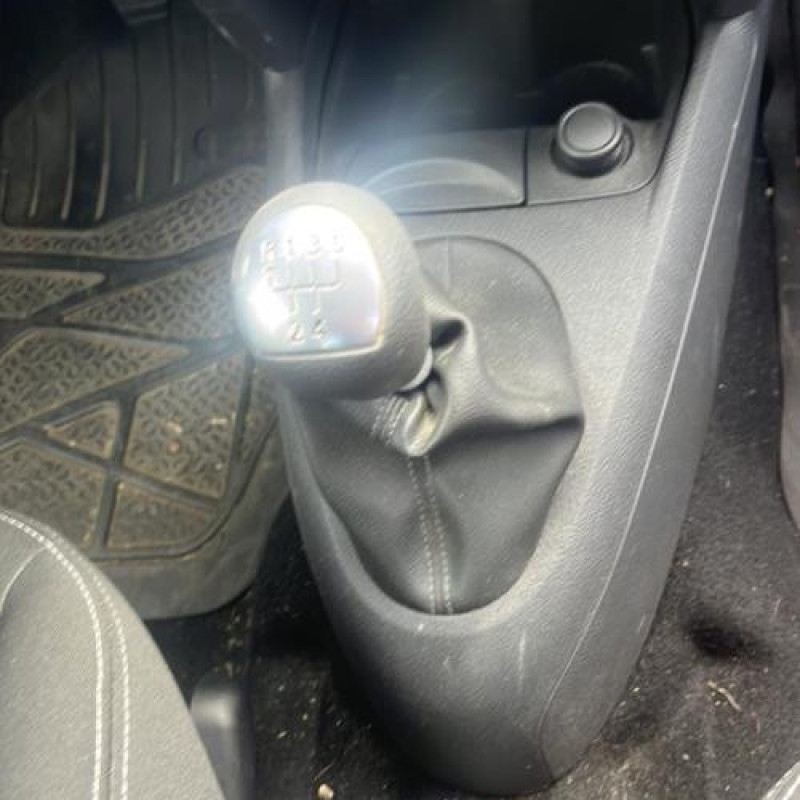 Vitre avant droit RENAULT CLIO 2 CAMPUS Photo n°19