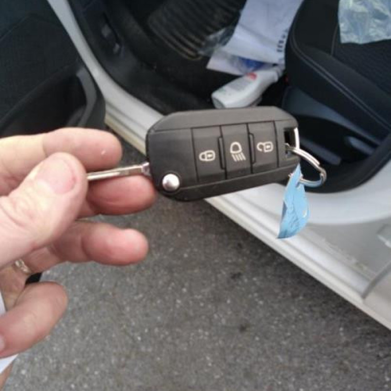 Boitier BSI PEUGEOT 208 1 Photo n°9