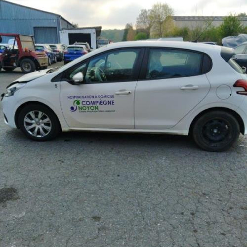 Boitier BSI PEUGEOT 208 1 Photo n°15