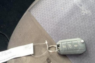 Calculateur moteur PEUGEOT 208 1