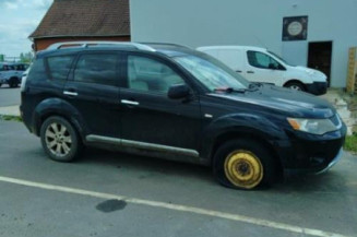 Pare boue avant gauche MITSUBISHI OUTLANDER 2