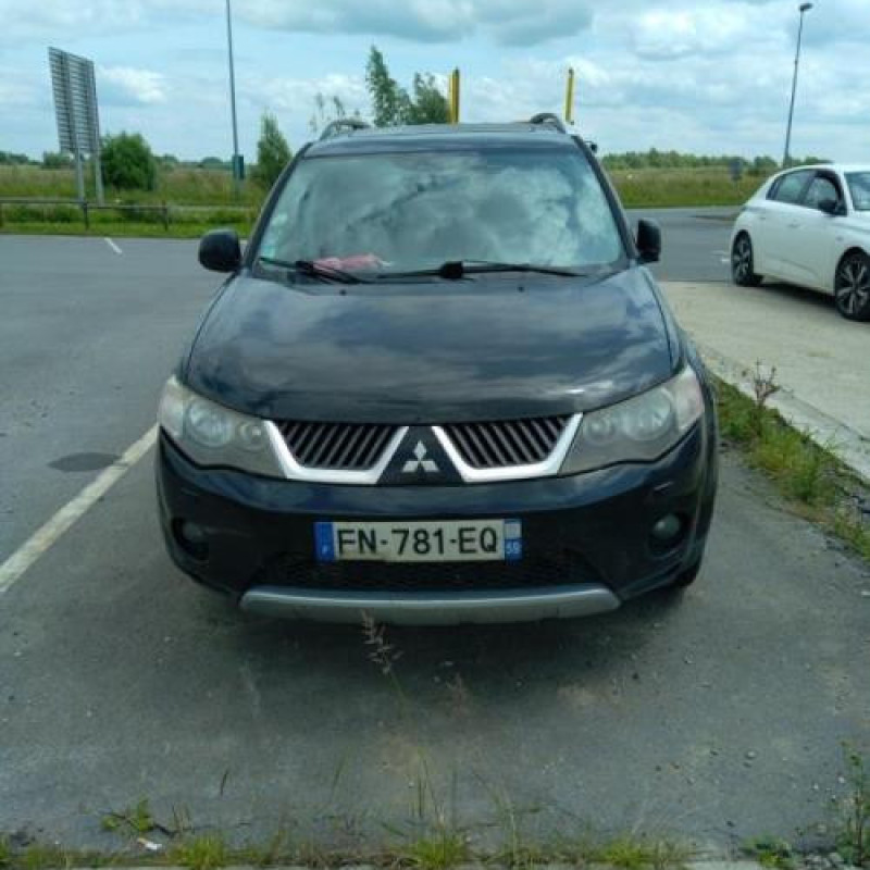 Pare boue avant gauche MITSUBISHI OUTLANDER 2 Photo n°9