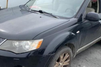 Pare boue avant gauche MITSUBISHI OUTLANDER 2