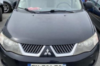 Pare boue avant gauche MITSUBISHI OUTLANDER 2
