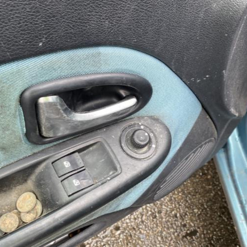 Bras essuie glace arriere RENAULT CLIO 2 Photo n°15