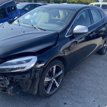 VOLVO V 40 2 PHASE 1 BREAK 2.0D D3 - 16V TURBO Photo n°1