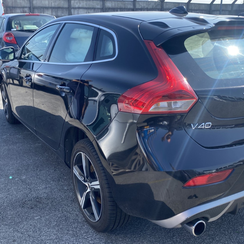 VOLVO V 40 2 PHASE 1 BREAK 2.0D D3 - 16V TURBO Photo n°4