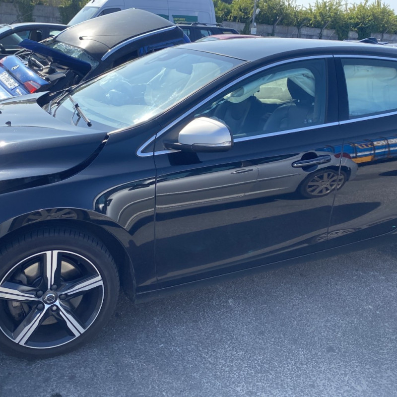 VOLVO V 40 2 PHASE 1 BREAK 2.0D D3 - 16V TURBO Photo n°7