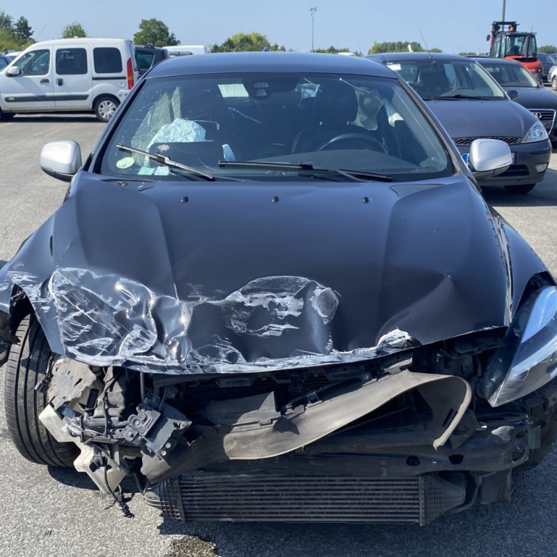 VOLVO V 40 2 PHASE 1 BREAK 2.0D D3 - 16V TURBO Photo n°9