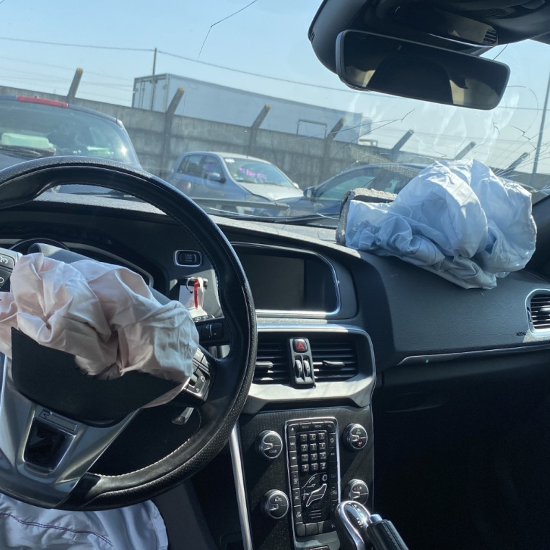 VOLVO V 40 2 PHASE 1 BREAK 2.0D D3 - 16V TURBO Photo n°14