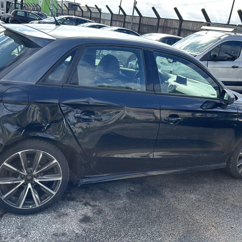 AUDI A1 1 SPORTBACK PHASE 2 1.4 TDI - 12V TURBO Photo n°6