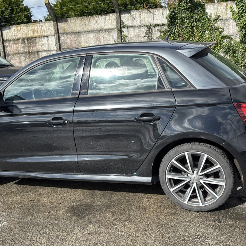 AUDI A1 1 SPORTBACK PHASE 2 1.4 TDI - 12V TURBO Photo n°7