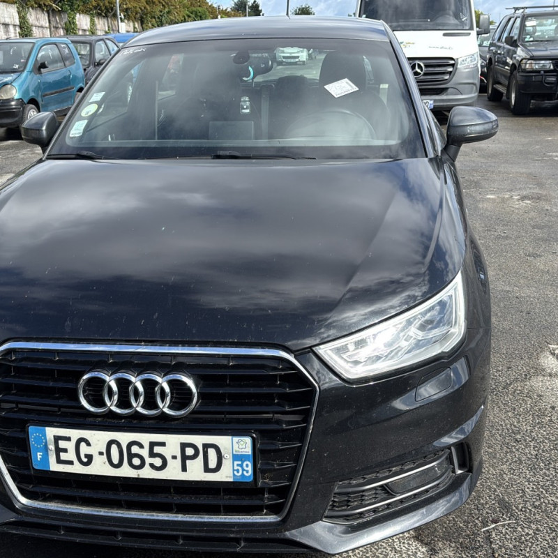 AUDI A1 1 SPORTBACK PHASE 2 1.4 TDI - 12V TURBO Photo n°8