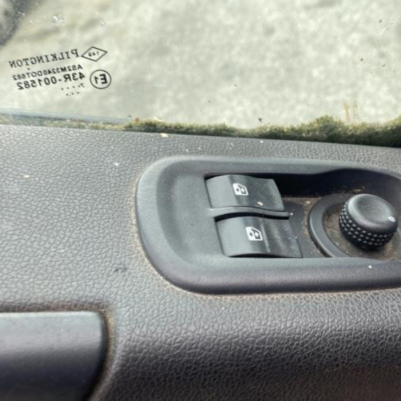 Porte avant gauche RENAULT MASTER 3 Photo n°18