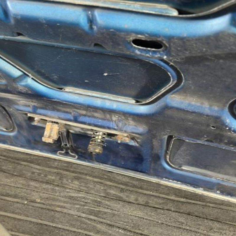 Capot RENAULT CLIO 2 Photo n°8