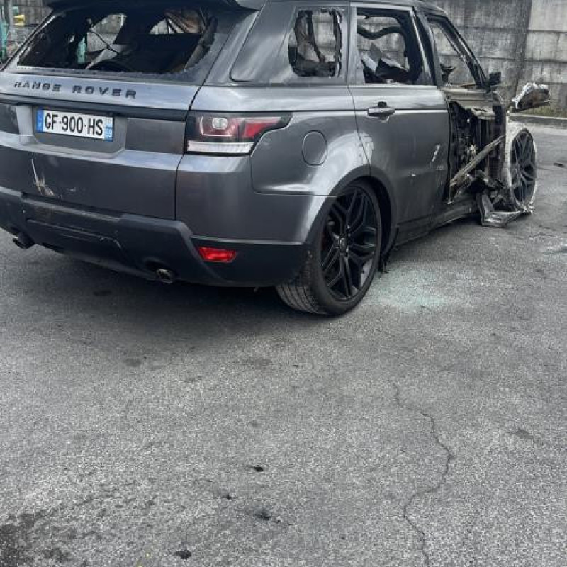 Pare boue arriere droit LAND ROVER RANGE ROVER 2 SPORT Photo n°7