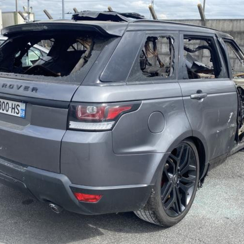 Pare boue arriere droit LAND ROVER RANGE ROVER 2 SPORT Photo n°15
