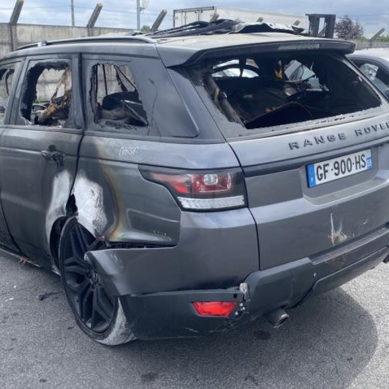 Pare boue arriere droit LAND ROVER RANGE ROVER 2 SPORT Photo n°16