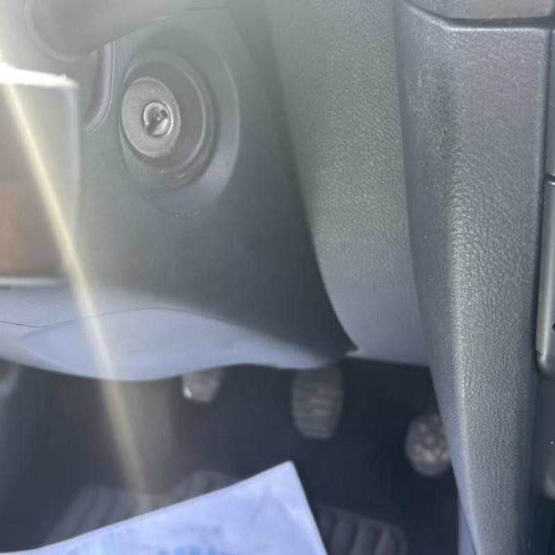 Poignee interieur avant gauche RENAULT CLIO 2 Photo n°18