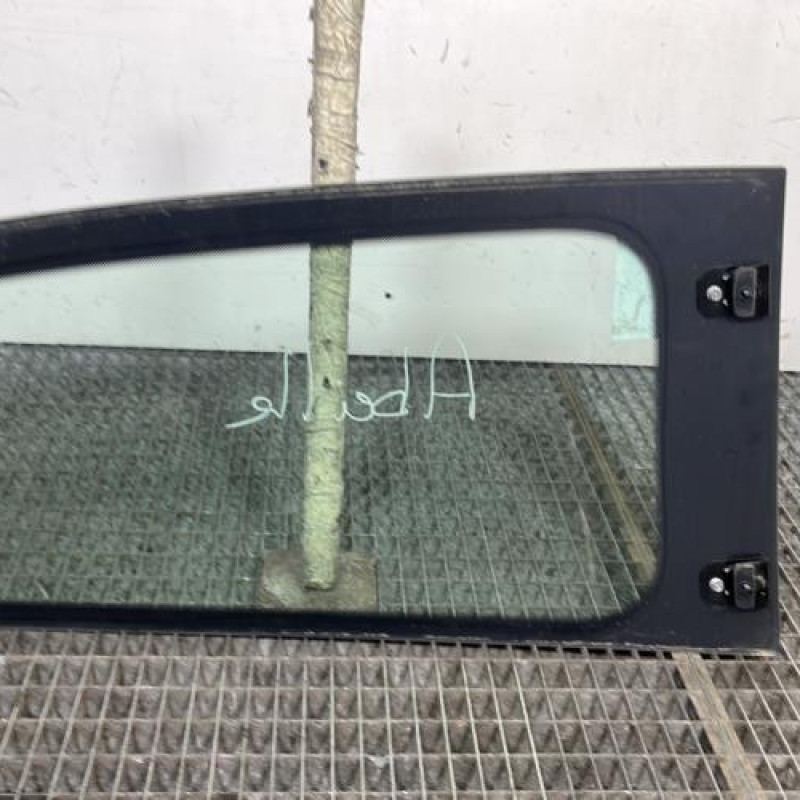 Vitre arriere gauche RENAULT TWINGO 3 Photo n°4