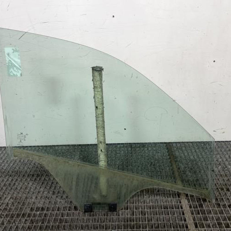 Vitre avant gauche RENAULT TWINGO 3 Photo n°4