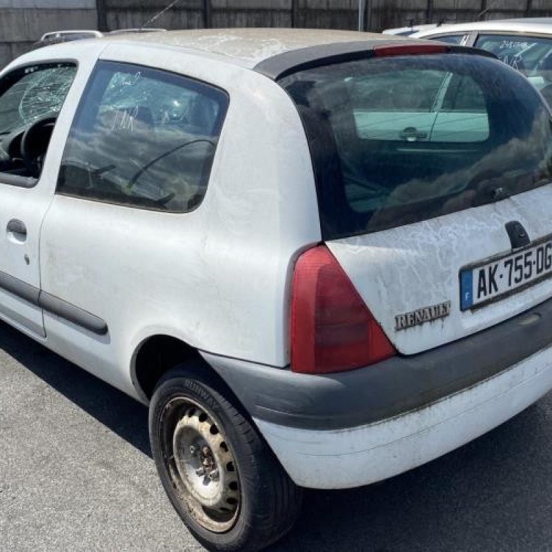 Aile avant gauche RENAULT CLIO 2 Photo n°8