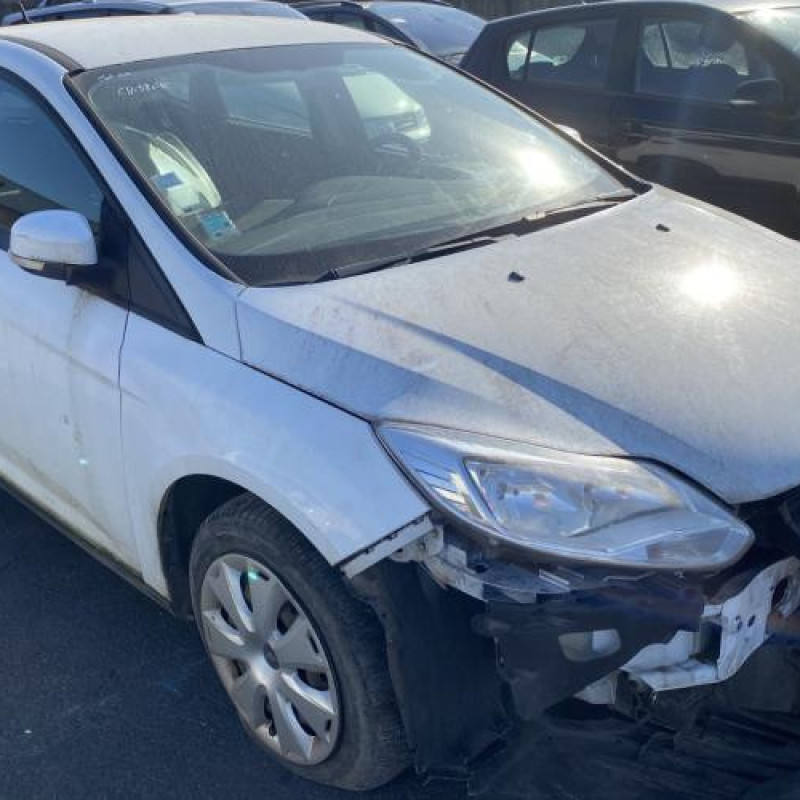Malle/Hayon arriere FORD FOCUS 3 Photo n°13
