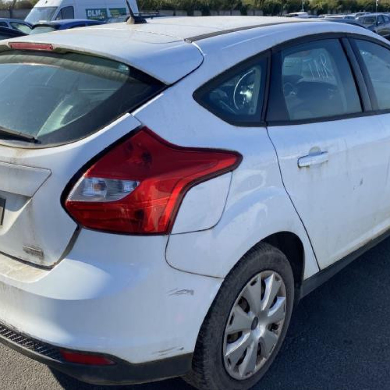 Malle/Hayon arriere FORD FOCUS 3 Photo n°14