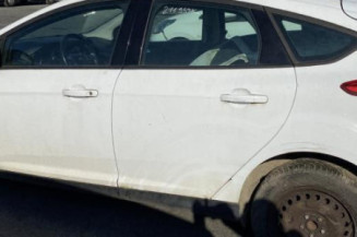 Pare choc arriere FORD FOCUS 3