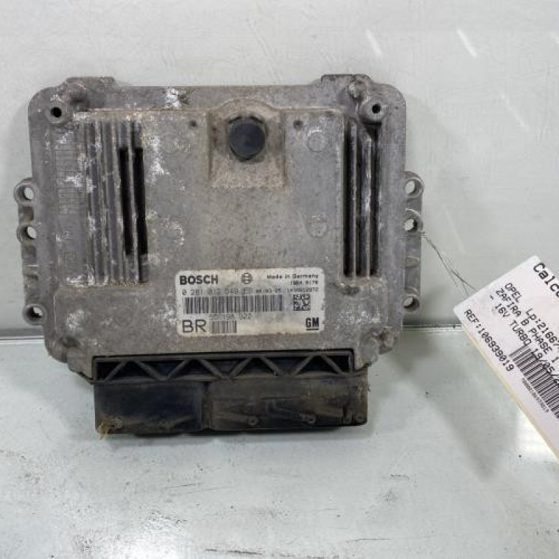 Calculateur moteur OPEL ZAFIRA B Photo n°1