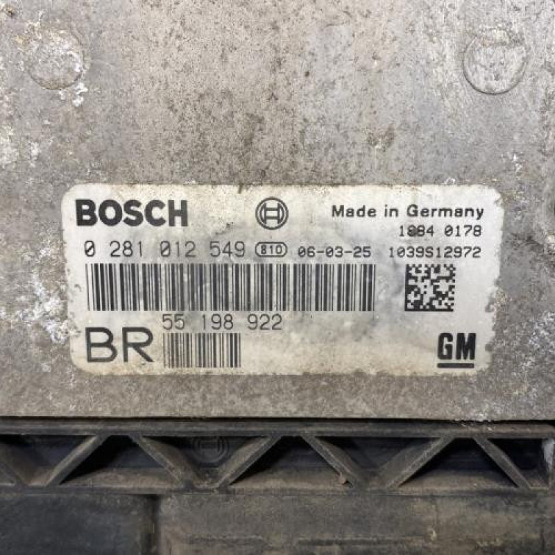 Calculateur moteur OPEL ZAFIRA B Photo n°2