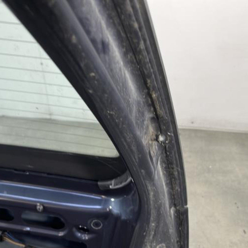 Malle/Hayon arriere OPEL CORSA C Photo n°9
