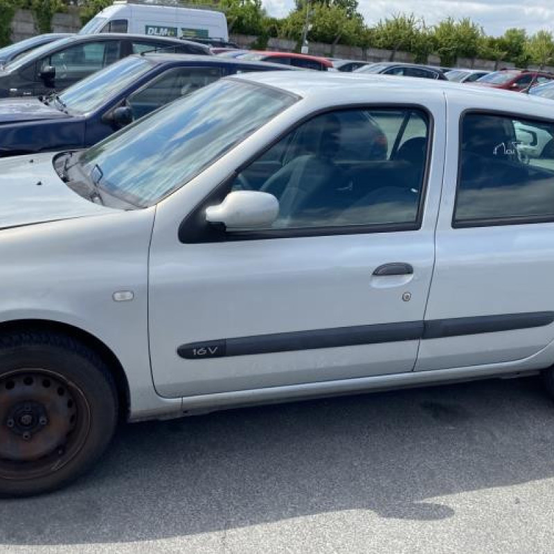 Aile avant gauche RENAULT CLIO 2 Photo n°11