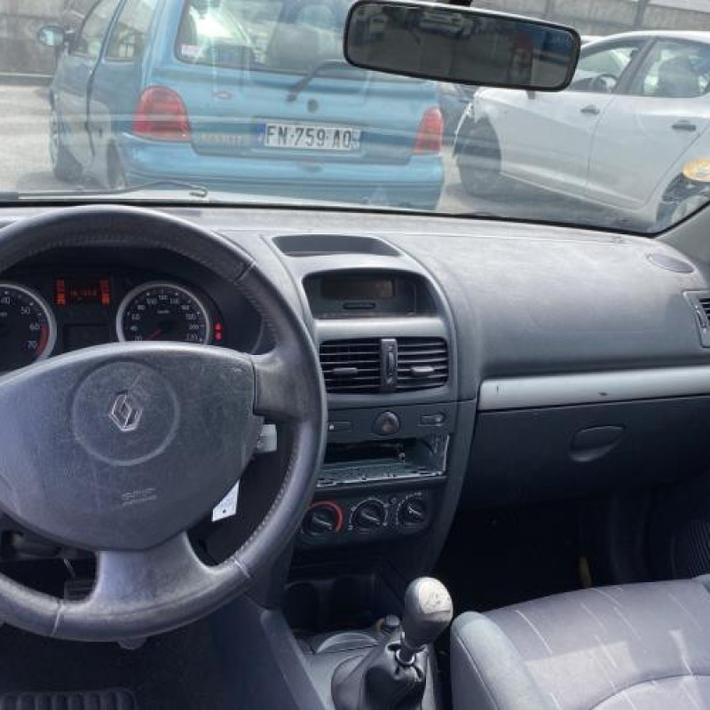 Aile avant gauche RENAULT CLIO 2 Photo n°18