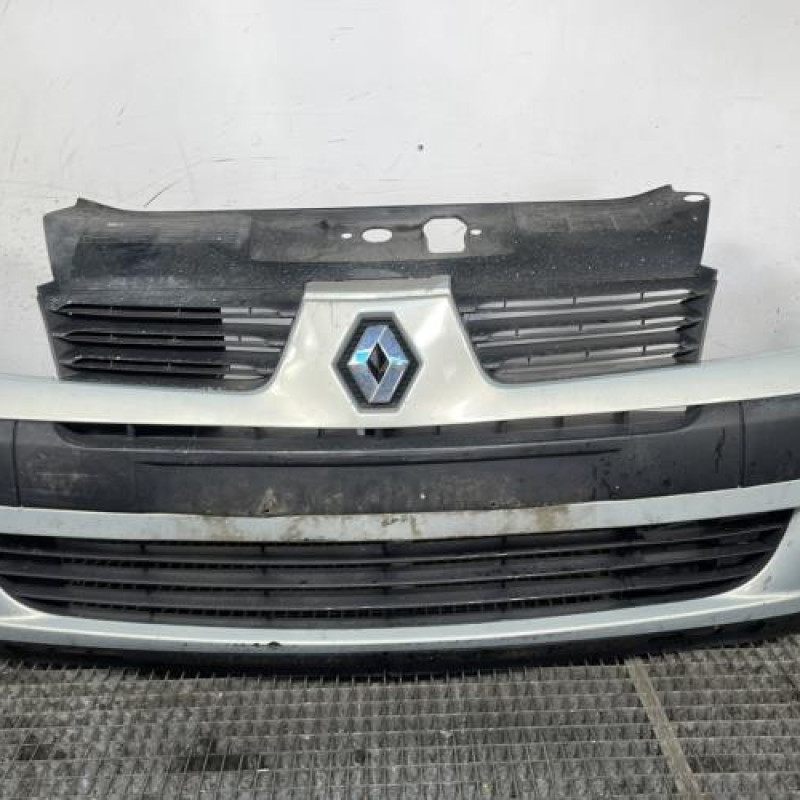 Pare choc avant RENAULT CLIO 2 Photo n°1