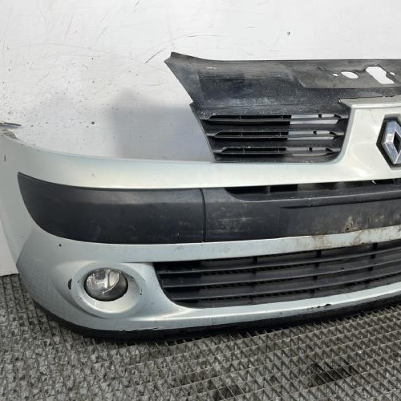 Pare choc avant RENAULT CLIO 2 Photo n°2