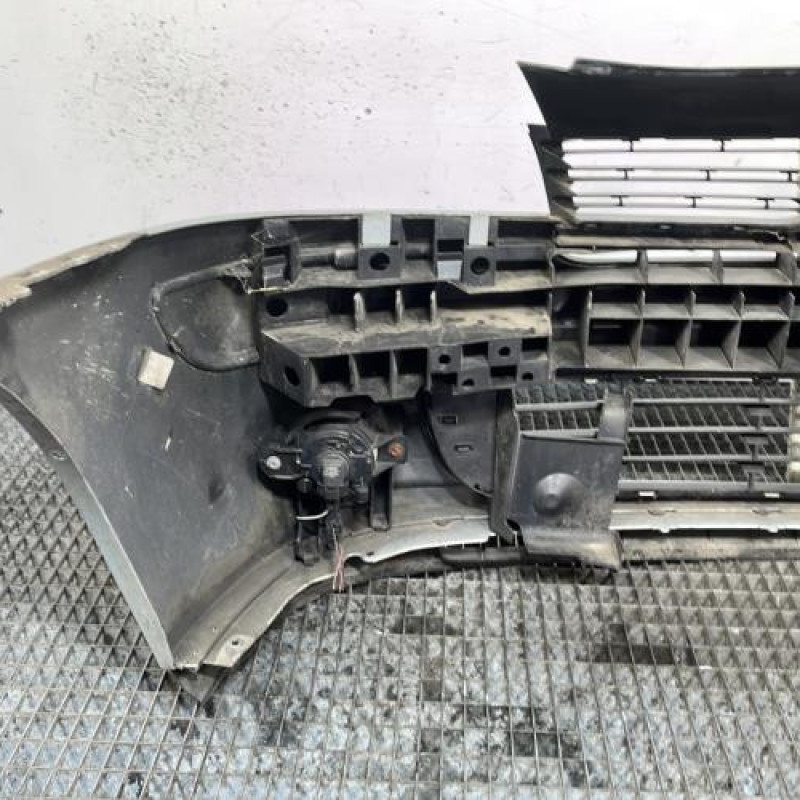 Pare choc avant RENAULT CLIO 2 Photo n°7