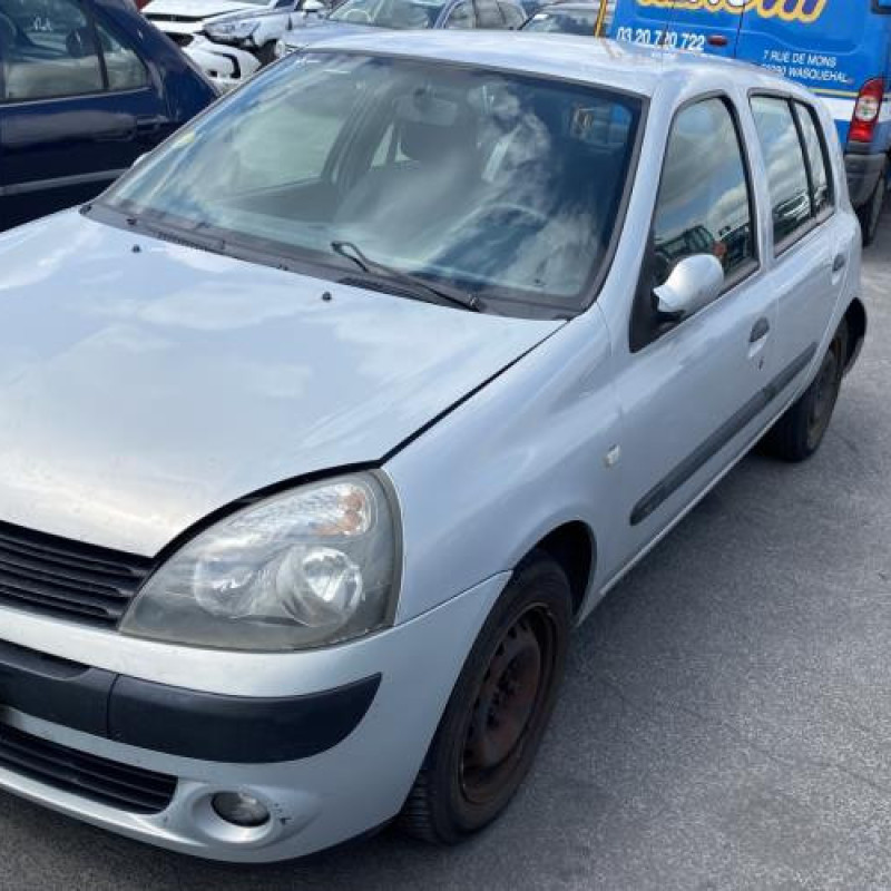 Pare choc avant RENAULT CLIO 2 Photo n°8