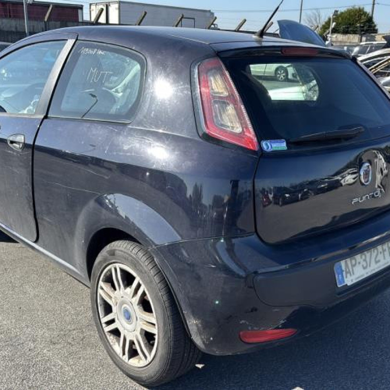 Vitre avant gauche FIAT PUNTO EVO 3 Photo n°8