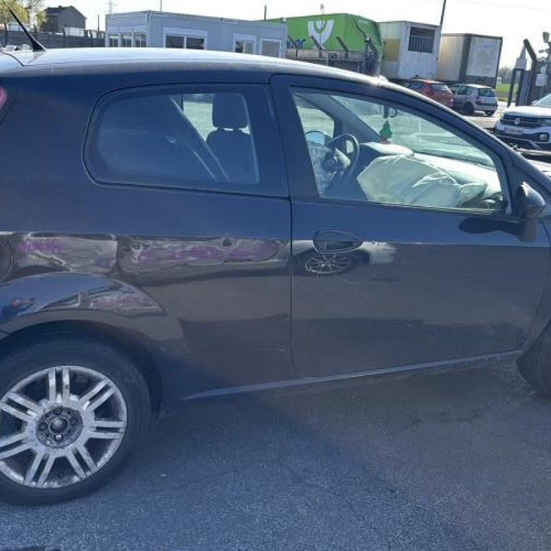 Vitre avant gauche FIAT PUNTO EVO 3 Photo n°11