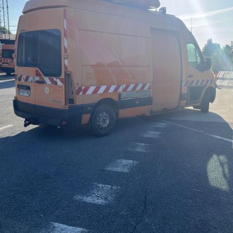 Pare choc avant RENAULT MASTER 3 Photo n°9