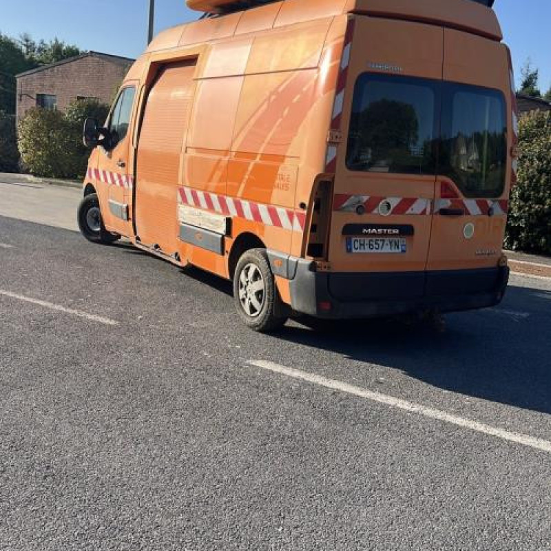 Pare choc avant RENAULT MASTER 3 Photo n°10