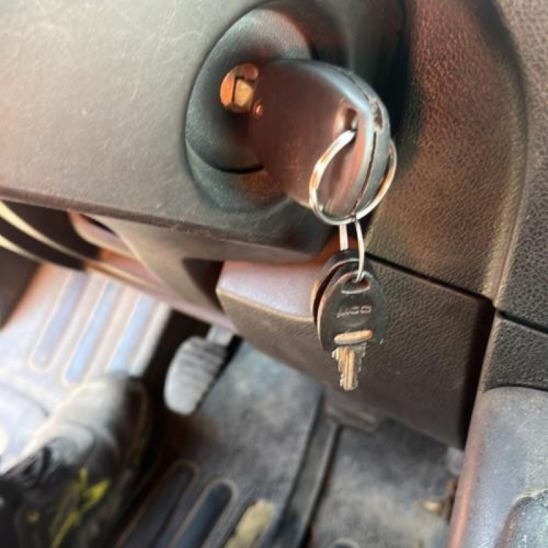 Pare choc avant RENAULT MASTER 3 Photo n°17