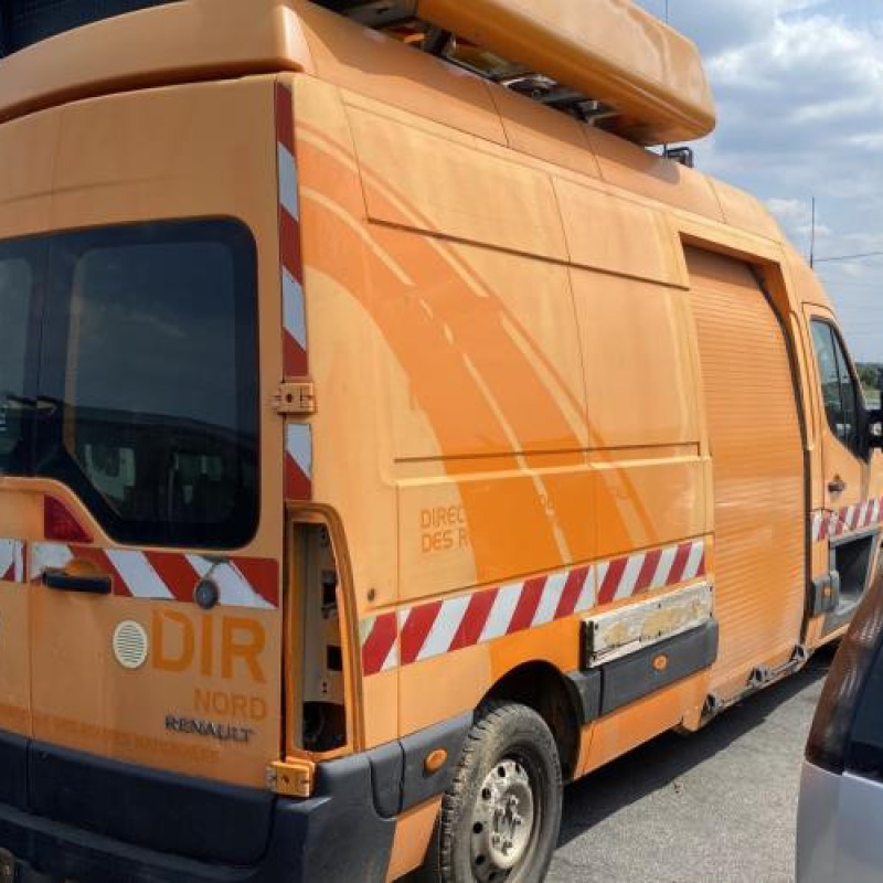 Pare choc avant RENAULT MASTER 3 Photo n°20